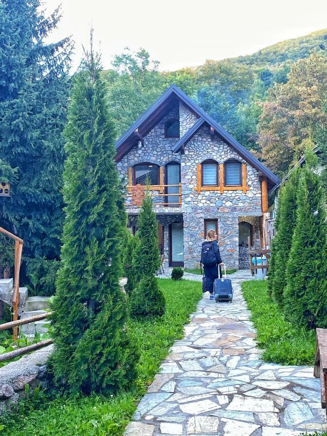 Chalet Kujta Peje Exterior photo