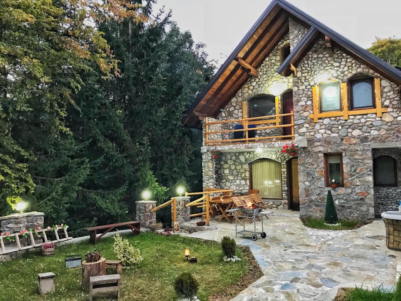 Chalet Kujta Peje Exterior photo