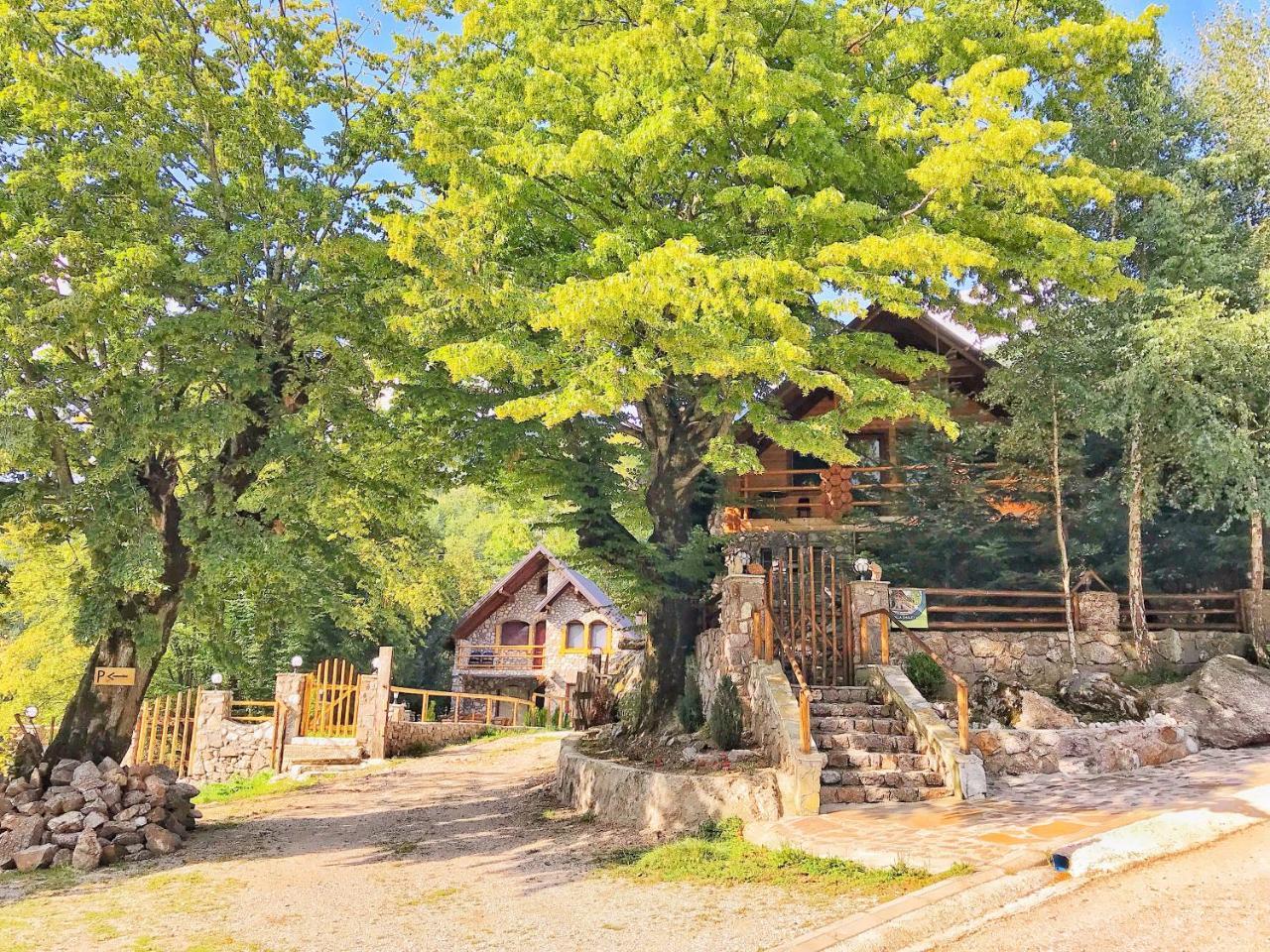 Chalet Kujta Peje Exterior photo