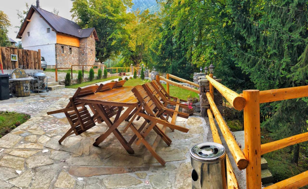 Chalet Kujta Peje Exterior photo